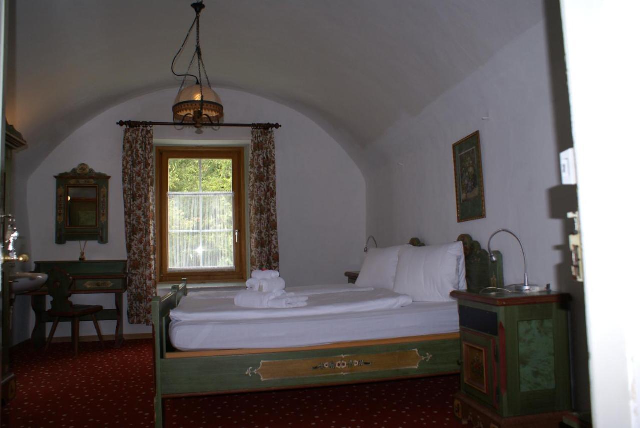 Historisches Hotel Piz Ela ベルギュン エクステリア 写真