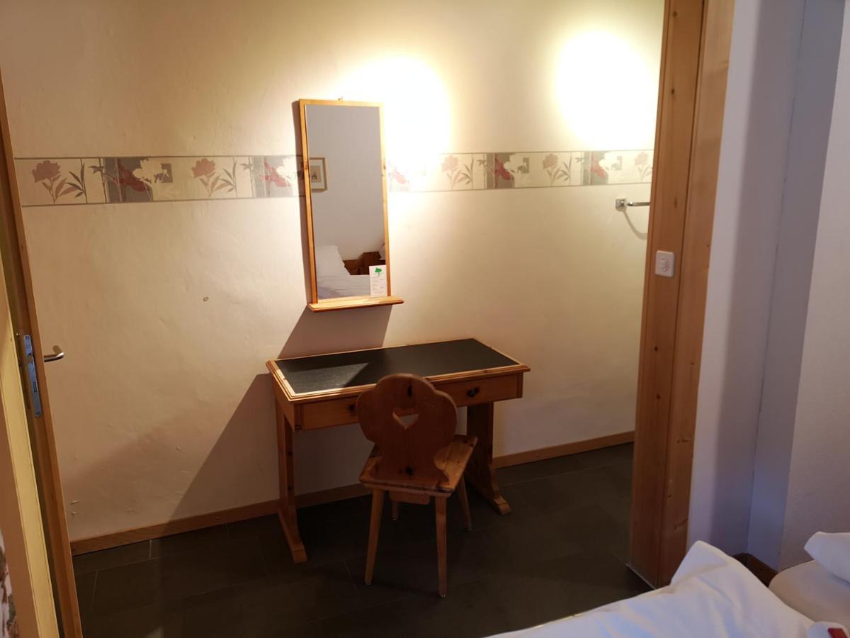 Historisches Hotel Piz Ela ベルギュン エクステリア 写真