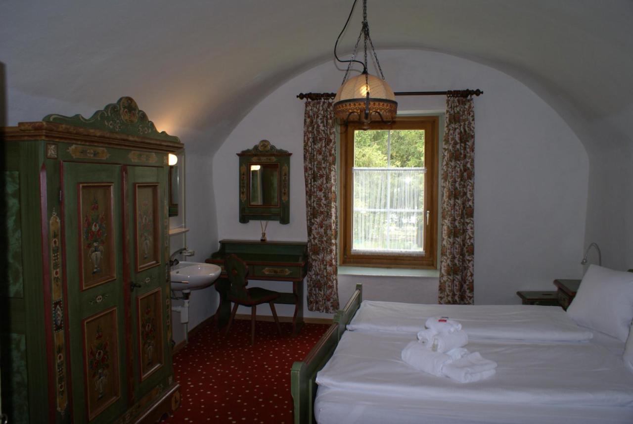 Historisches Hotel Piz Ela ベルギュン エクステリア 写真