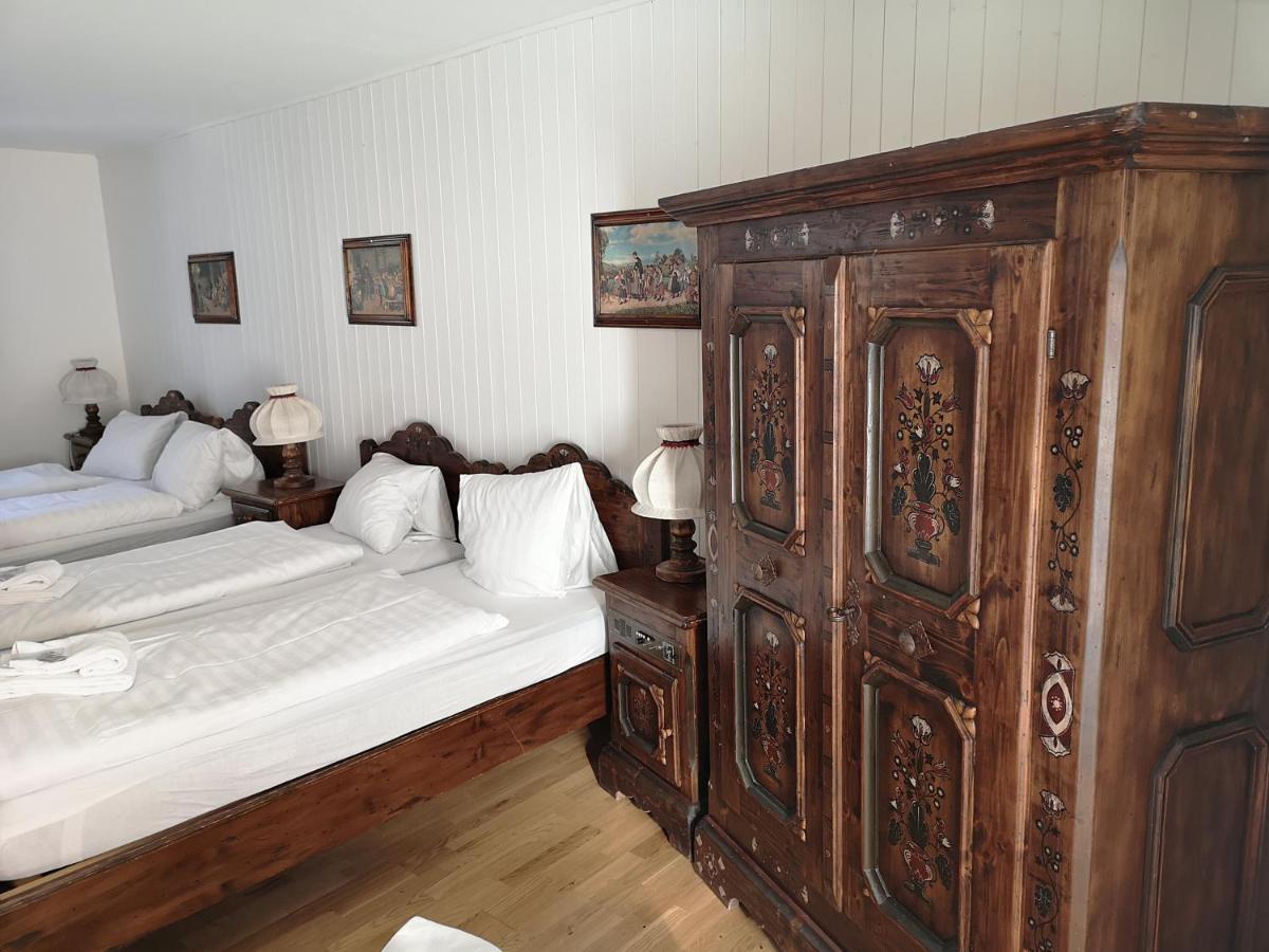 Historisches Hotel Piz Ela ベルギュン エクステリア 写真