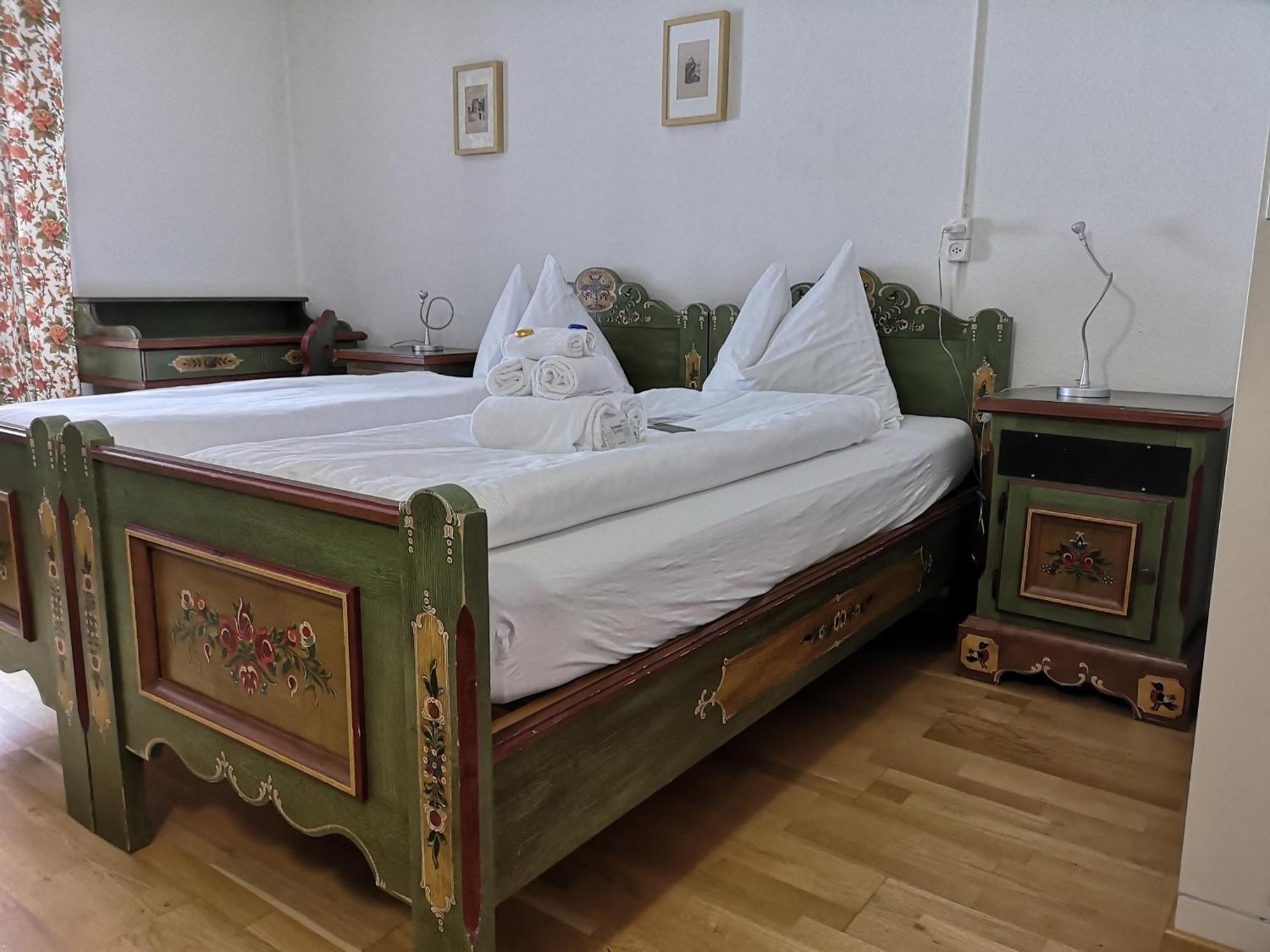 Historisches Hotel Piz Ela ベルギュン エクステリア 写真